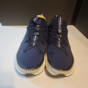 Mens on running size 12